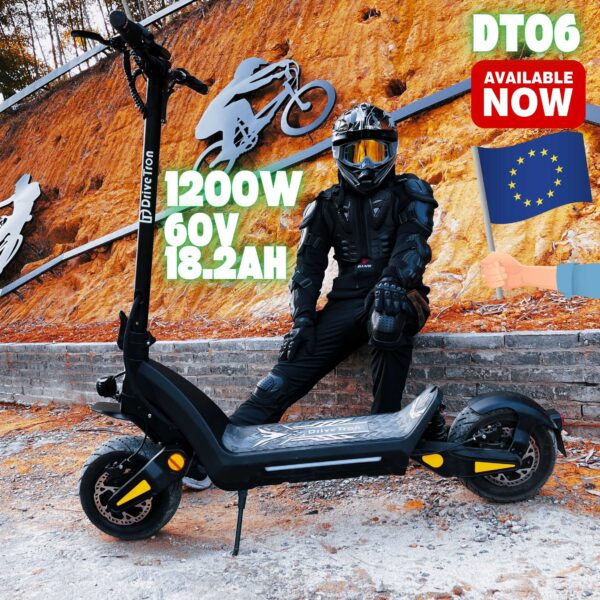 DT06 Single Drive Electric Scooter – 60V 18.2Ah Battery, 60 KM/H Max Speed, 1200W Motor, 11" Tubeless Tires, Hydraulic Suspension