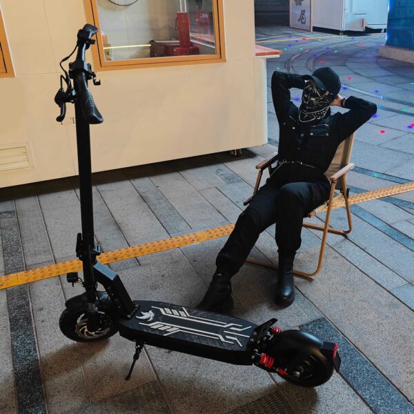 DT08 Electric Scooter – 350W Motor, 36V 10.4Ah Battery, 30 KM/H Max Speed, Dual Suspension, Lightweight & Foldable - Image 2