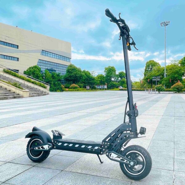 DT10 Electric Scooter – 48V 15Ah | 1000W Motor | High-Performance Urban Commuter - Image 2