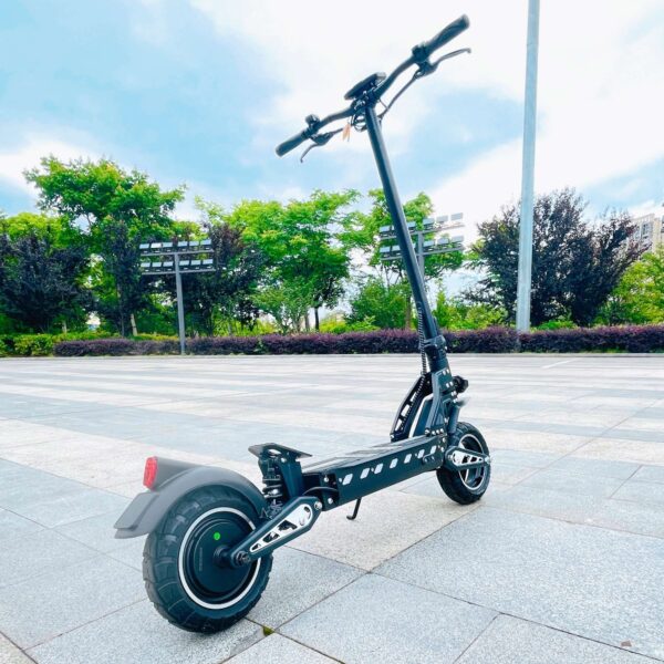 DT10 Electric Scooter – 48V 15Ah | 1000W Motor | High-Performance Urban Commuter - Image 3